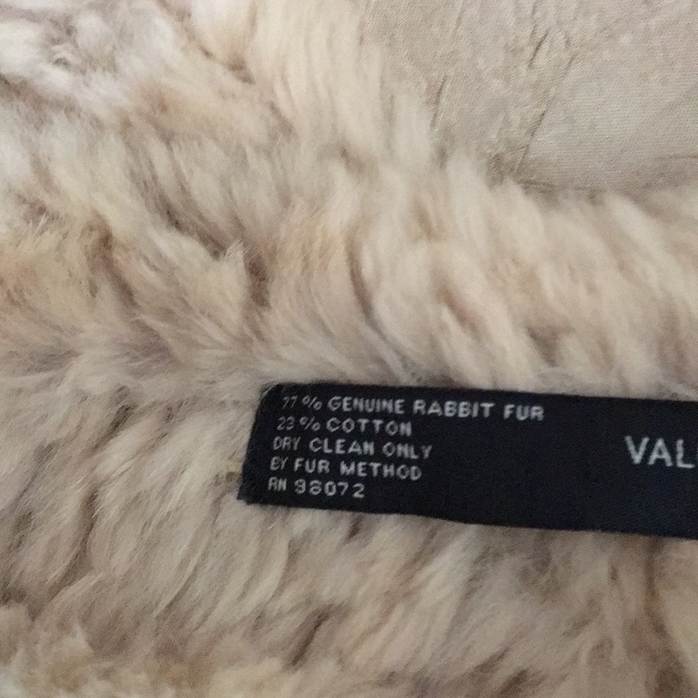 VALERIE STEVENS Rabbit Fur Shawl - Picture 6 of 6